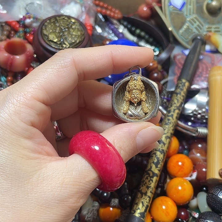 哎***呀琉璃/树脂/塑料类