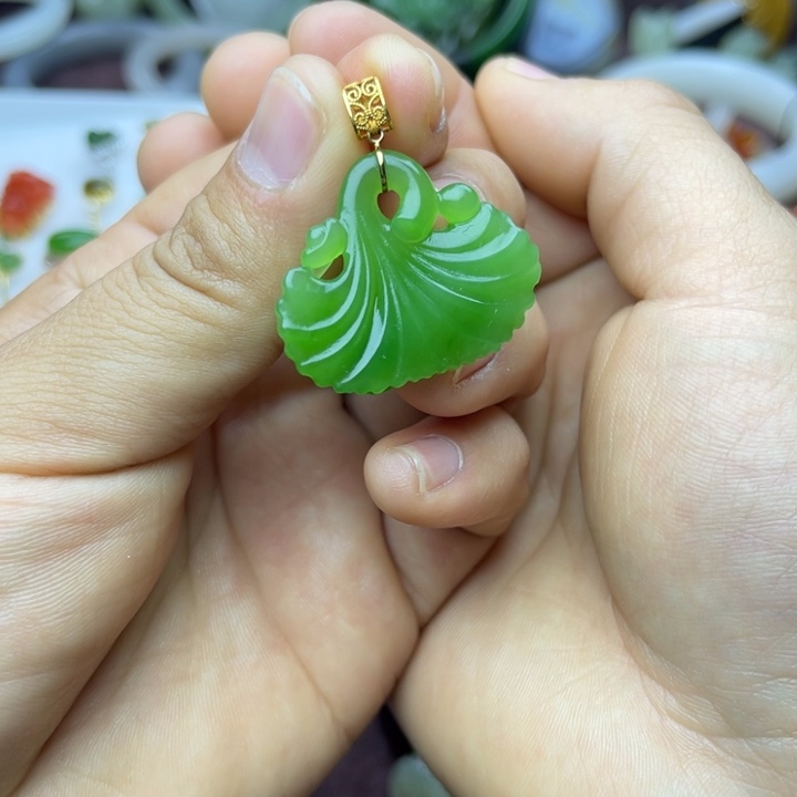 和田玉颈饰18K金镶嵌