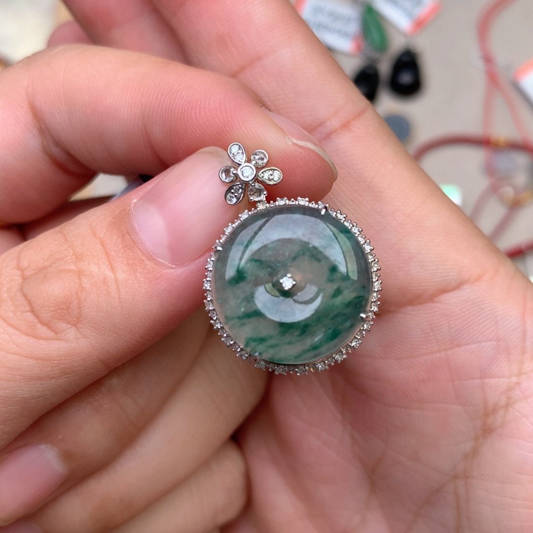 【闪购商品】18K金镶嵌挂件翡翠一