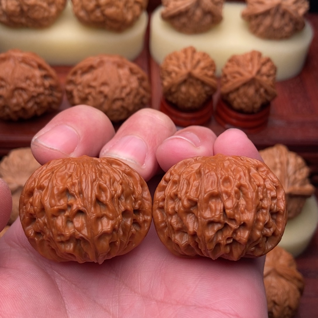 桃核把件野生红皮正磨38