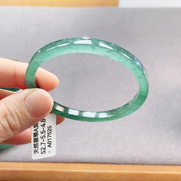 【闪购商品】翡翠手镯（圆镯）未镶嵌