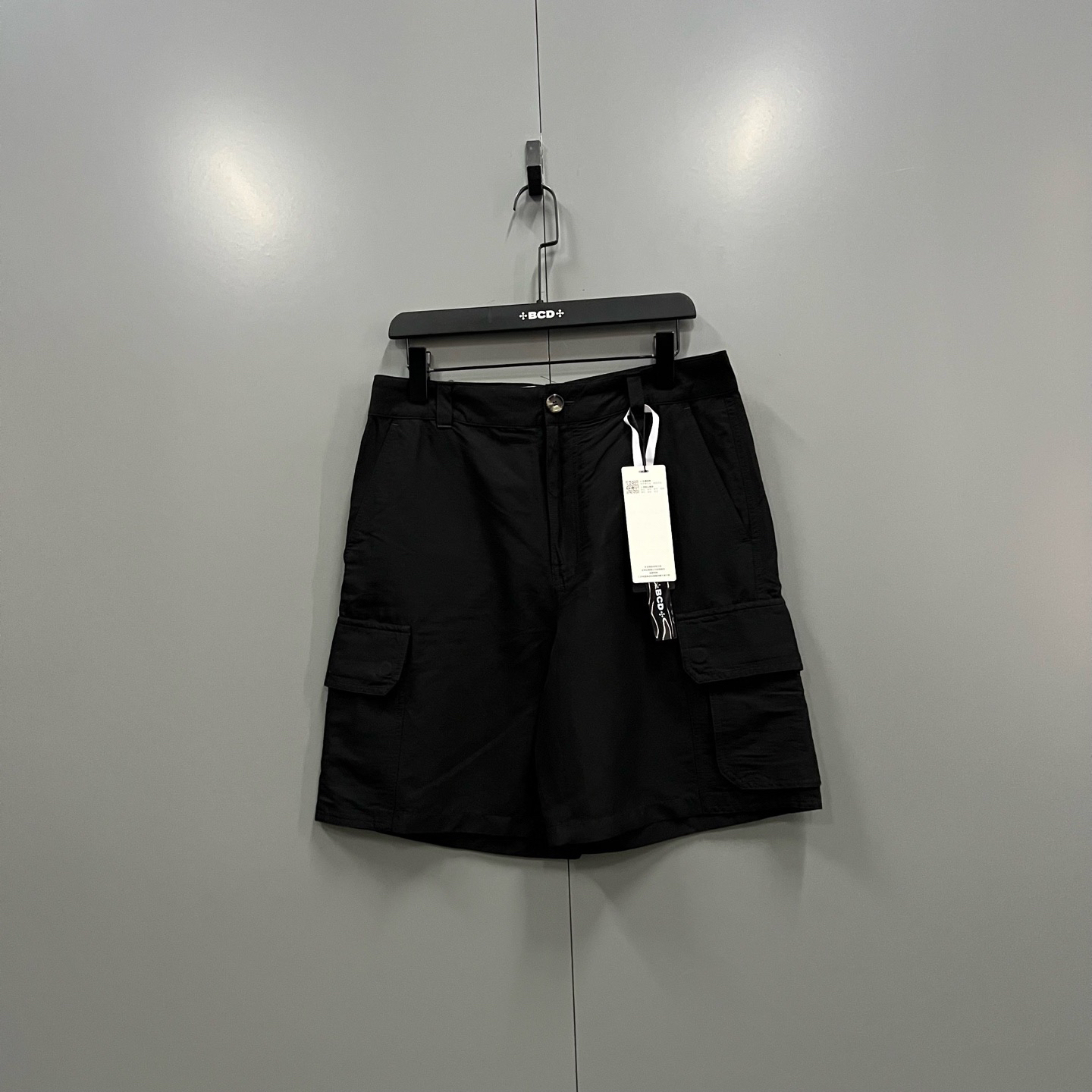 99新 LOEWE/罗意威 (ll) 25款 黑色中腰工装短裤 48码/018626