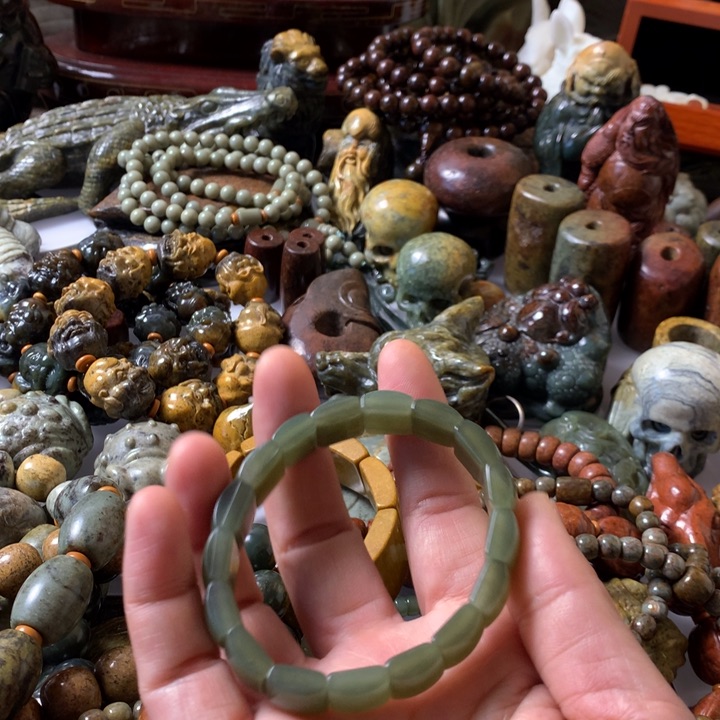 手链未镶嵌岫岩河磨玉（透闪石质玉）