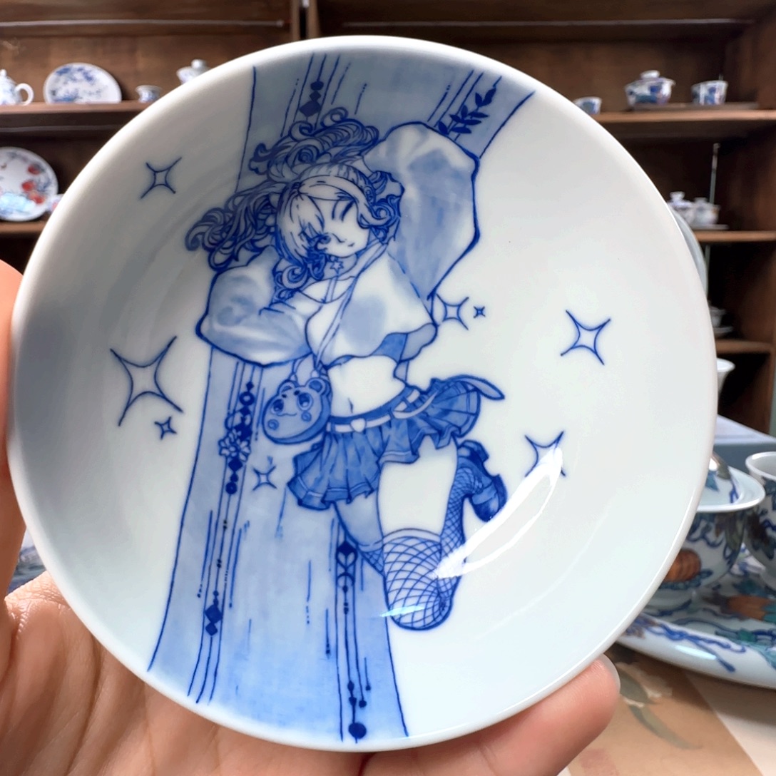 景德镇手绘青花动漫美女普洱杯