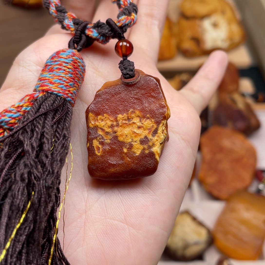 琥珀未镶嵌珠宝奇石