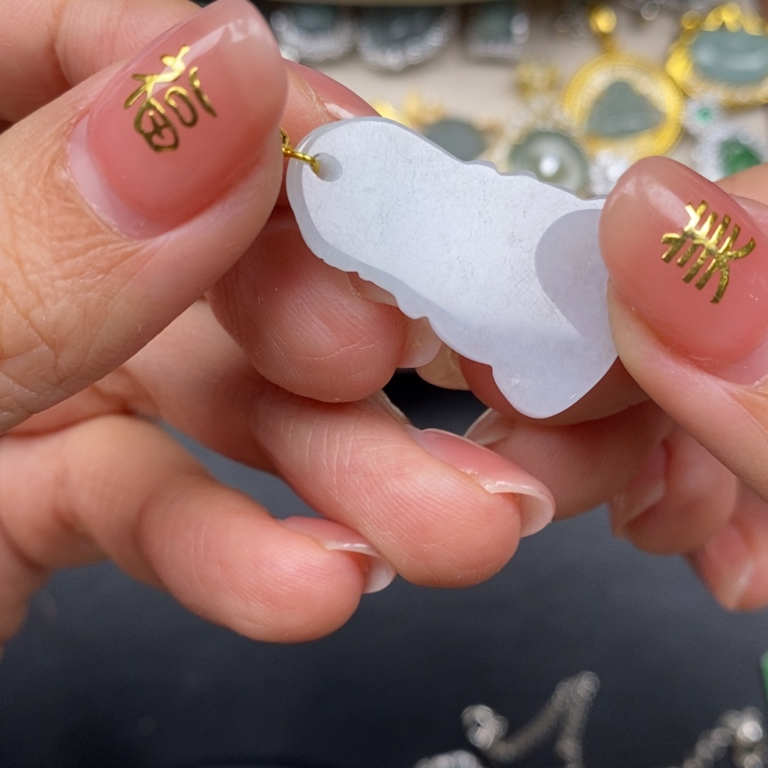 翡翠颈饰未镶嵌翡翠