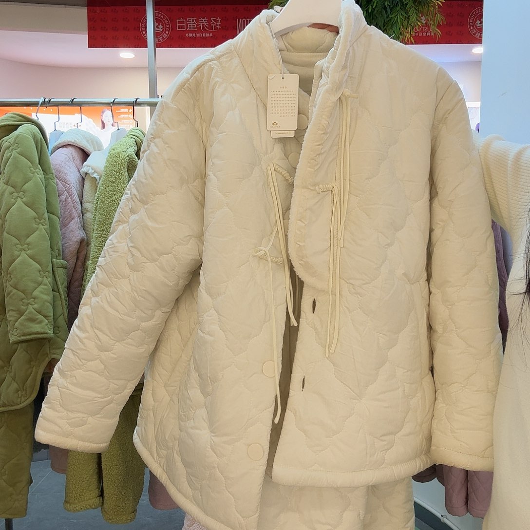 昊***妈三醋酯纤维FA3003 奶白 L码