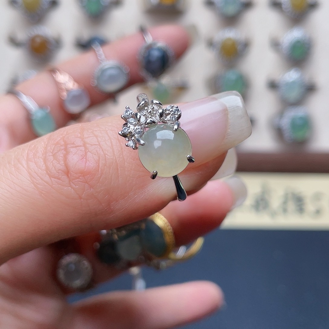 翡翠戒指未镶嵌戒指