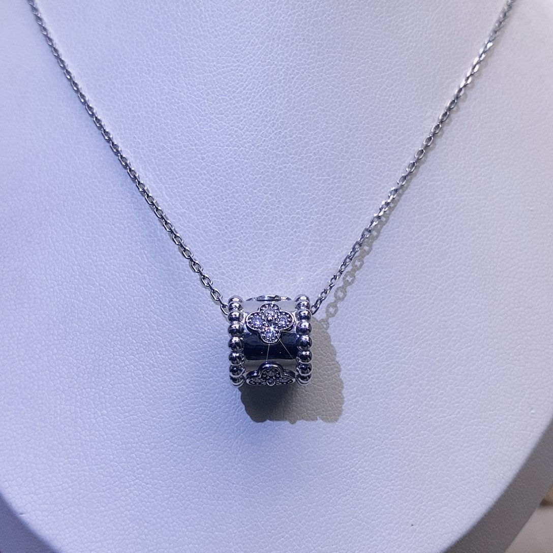 钻石颈饰18K金镶嵌路路通项链k白