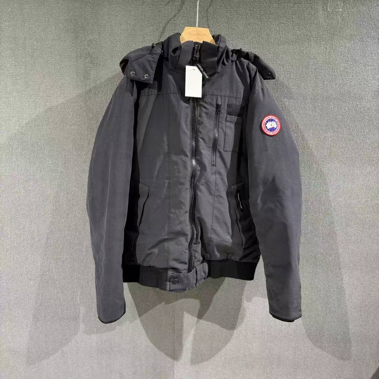 95新 CANADA GOOSE （pm）羽绒服外套 95新XL码/2276