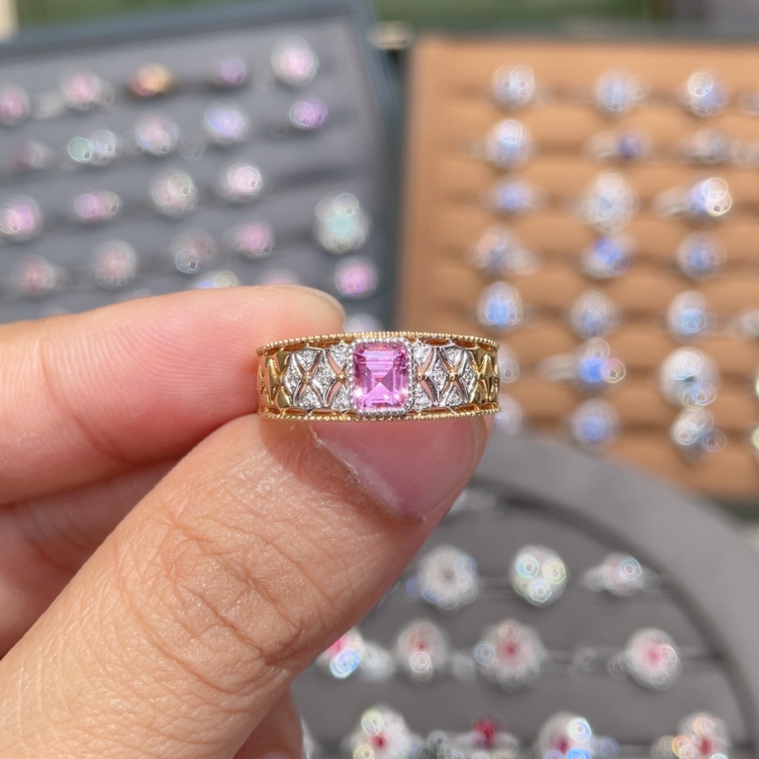 彩色蓝宝石戒指18K金镶嵌0.6ct 无烧帕帕