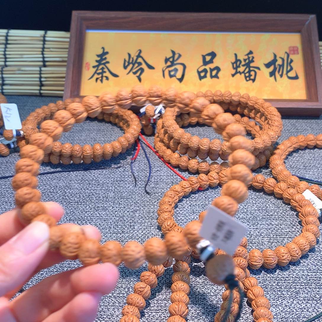 K***歌文玩核桃吊坠大11尺寸手持