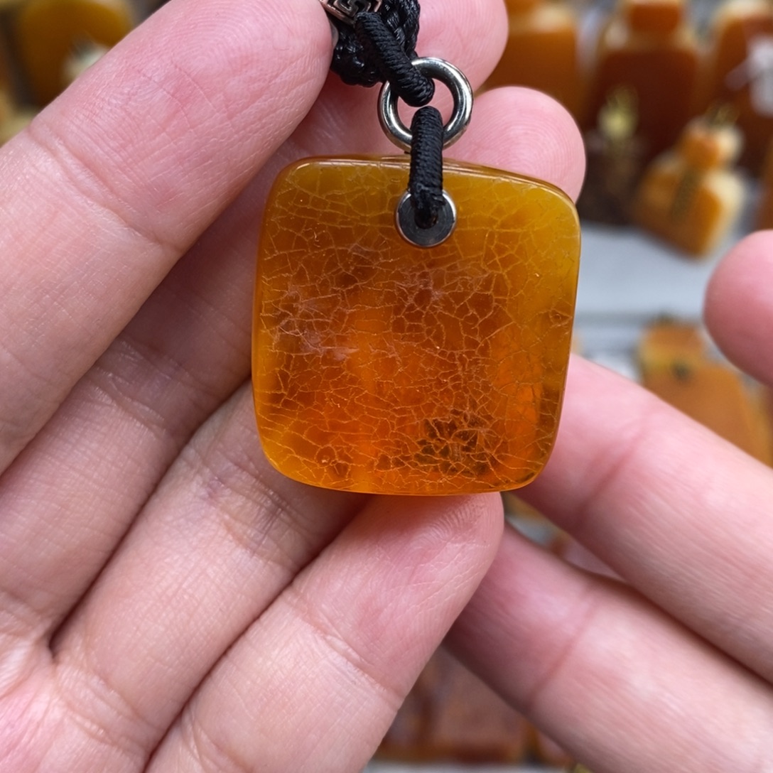 蜜蜡未镶嵌珠宝奇石