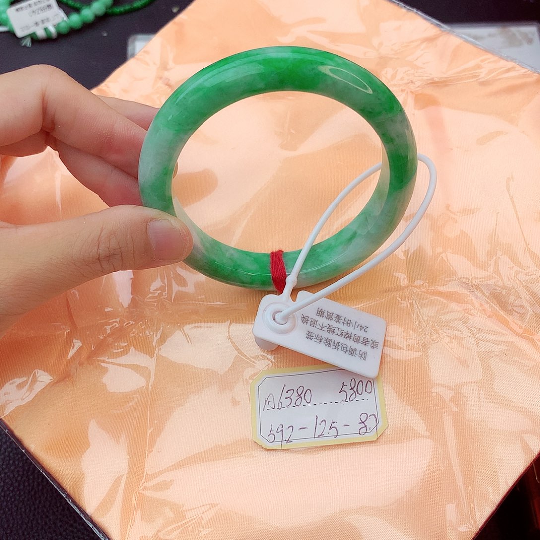 翡翠未镶嵌手镯翡翠