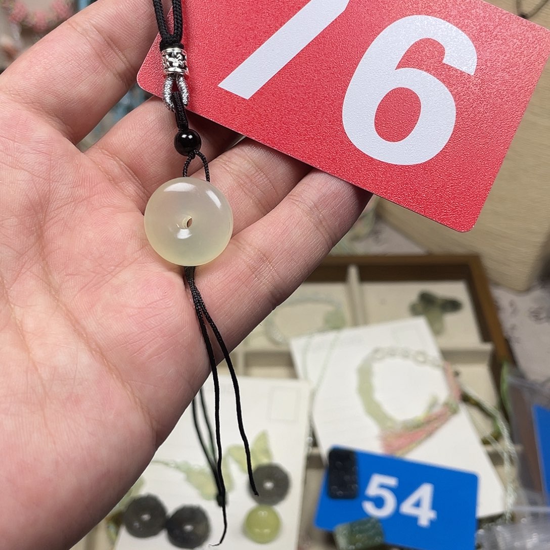 奶***芙蛇纹石玉合金颈饰