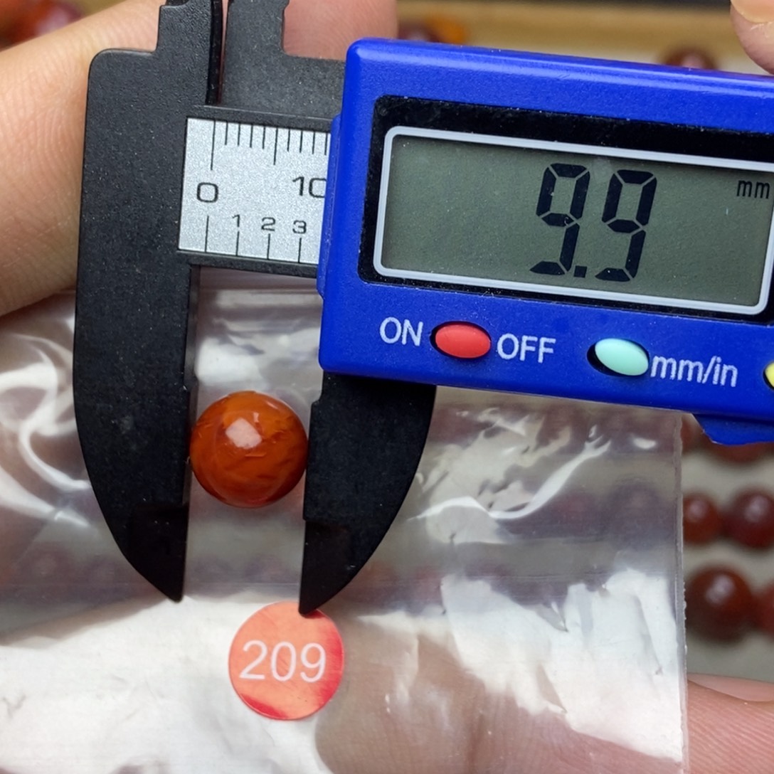 南红玛瑙未镶嵌南红玛瑙有瑕疵