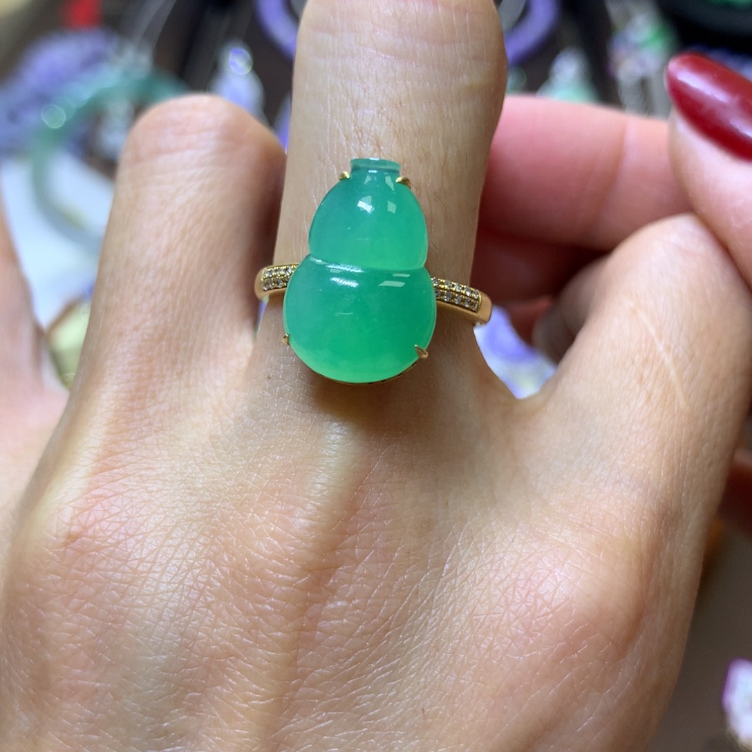 【闪购商品】翡翠颈饰18K金镶嵌翡翠