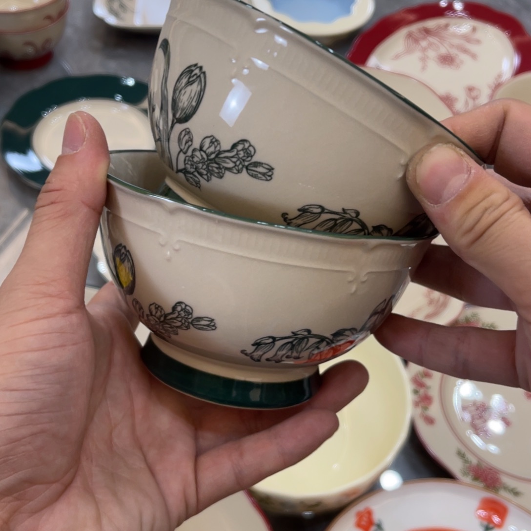 陶瓷微瑕餐具介意勿拍，满18飞！