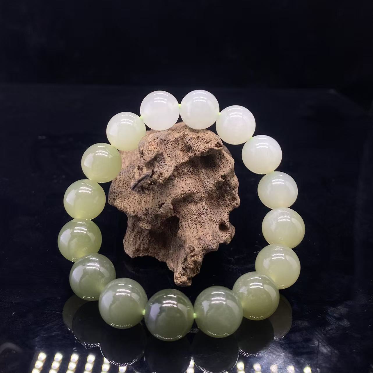 A2012 和田玉手串 CB633012