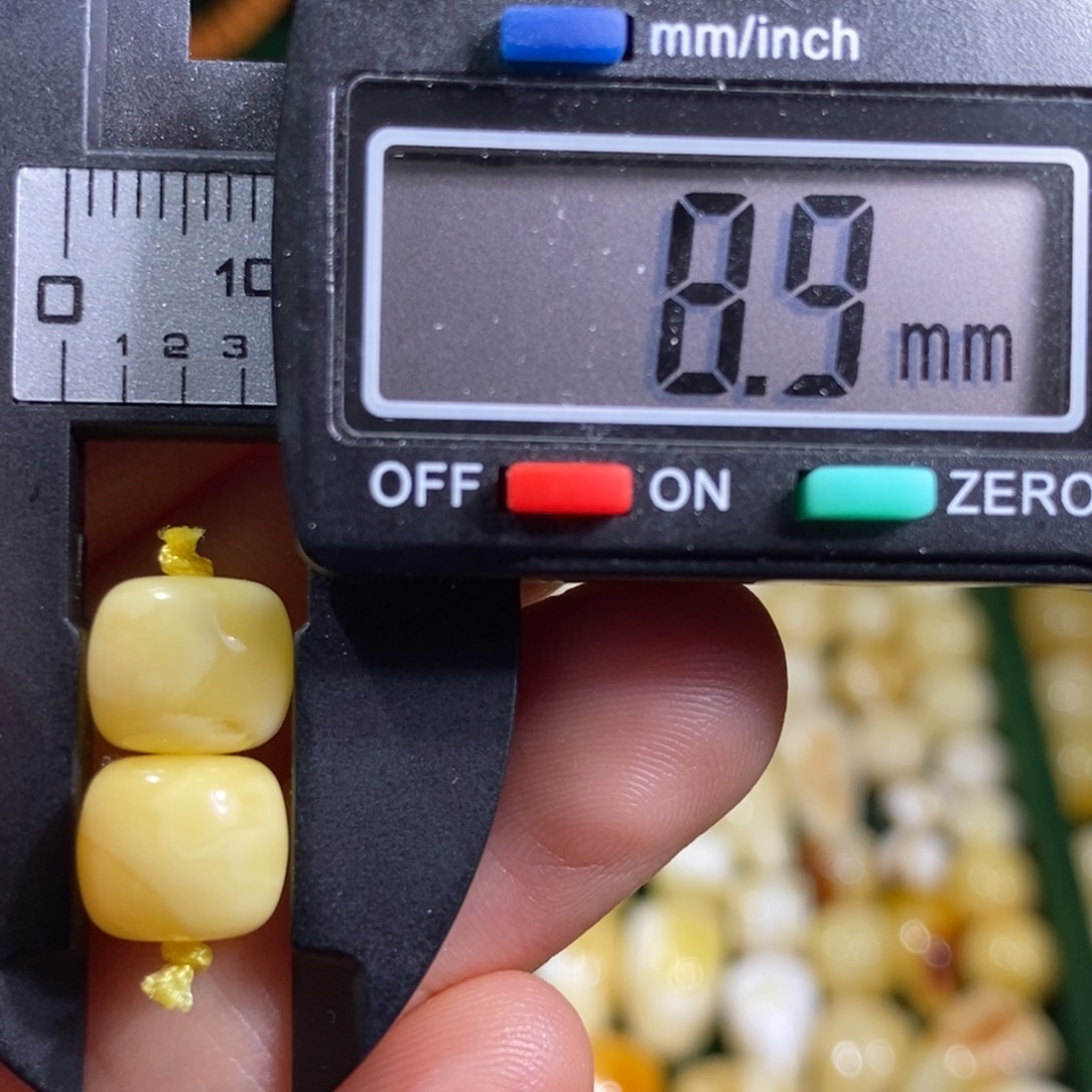 蜜蜡未镶嵌裸石配饰