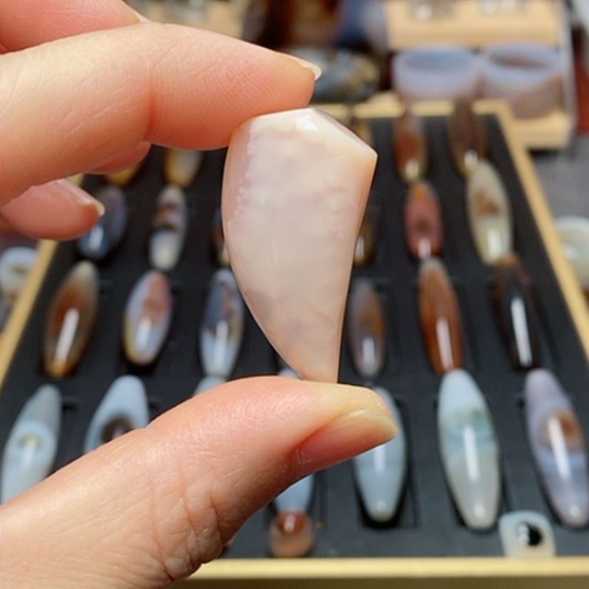 【闪购商品】玛瑙/玉髓吊坠未镶嵌