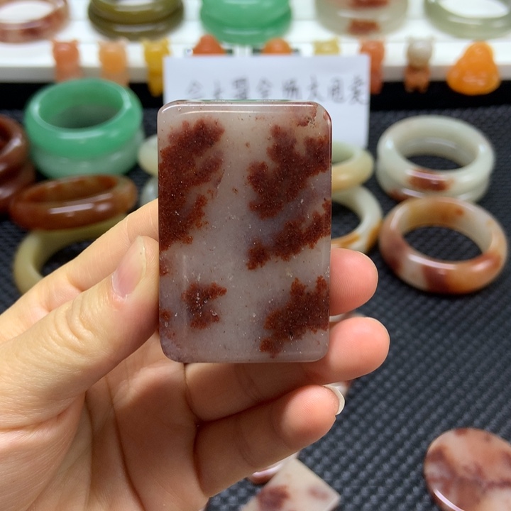 石英质玉未镶嵌颈饰