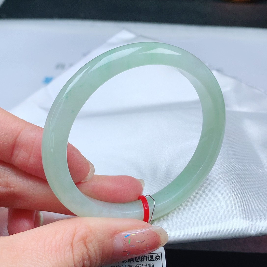 翡翠手镯（贵妃镯）未镶嵌55贵