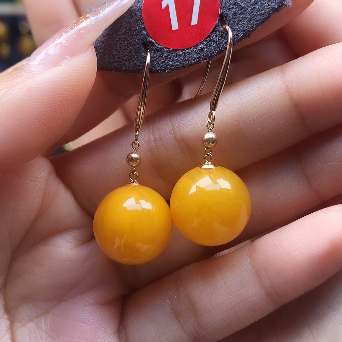 18K金镶嵌蜜蜡耳饰耳坠