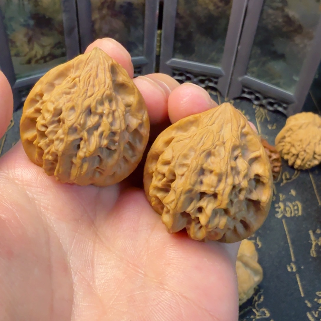 文玩核桃吊坠空七步沟36