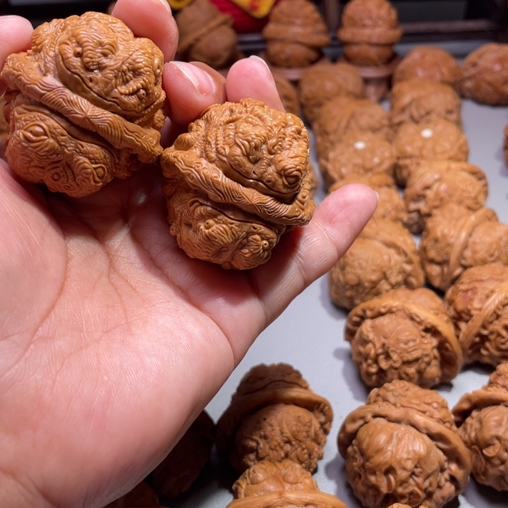 S****t蛤蟆头雕刻的金蟾