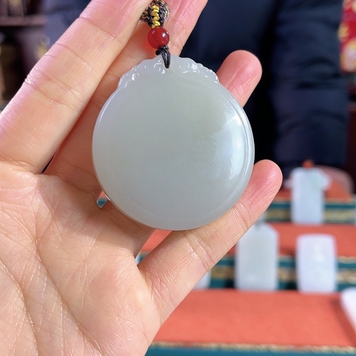 和田玉吊坠未镶嵌