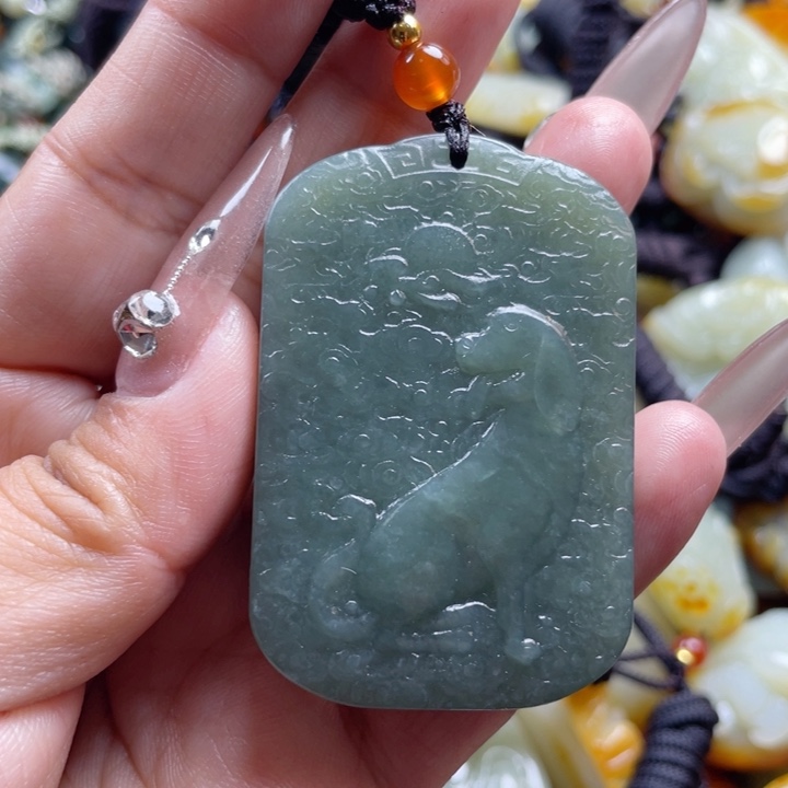 和田玉颈饰未镶嵌微瑕