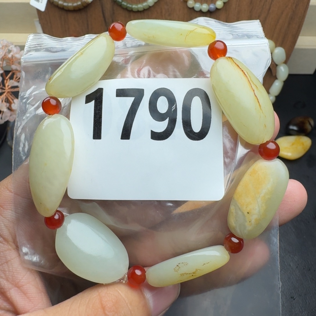 和田玉未镶嵌手串