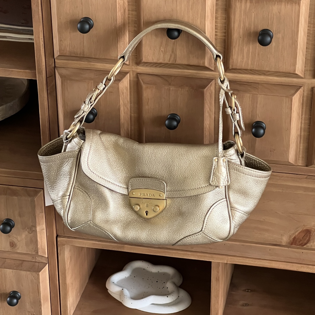 95新 Prada/普拉达 千禧一代-香槟金全皮腋下包 -15164187
