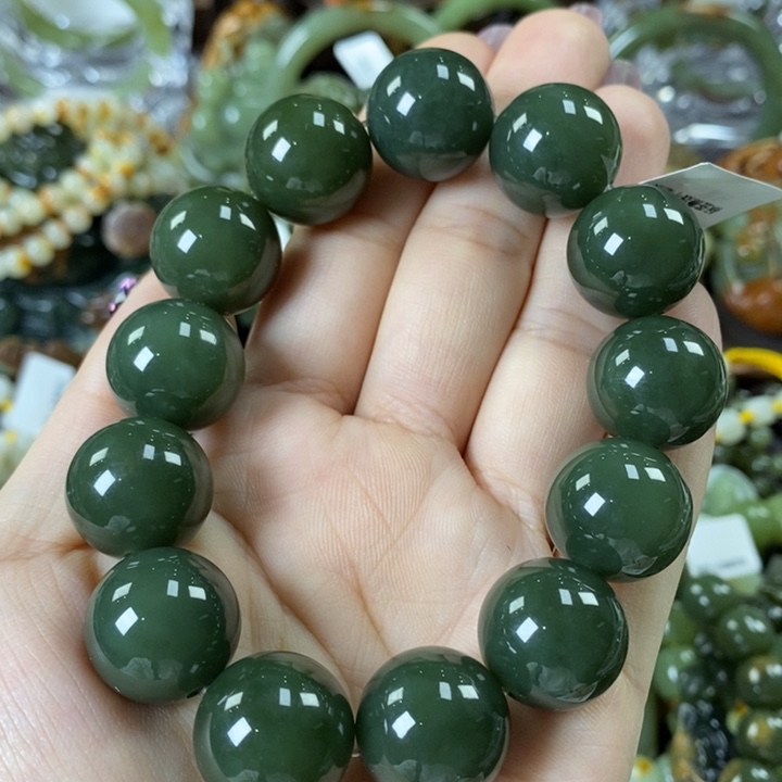 透闪石质玉手串未镶嵌毛**?