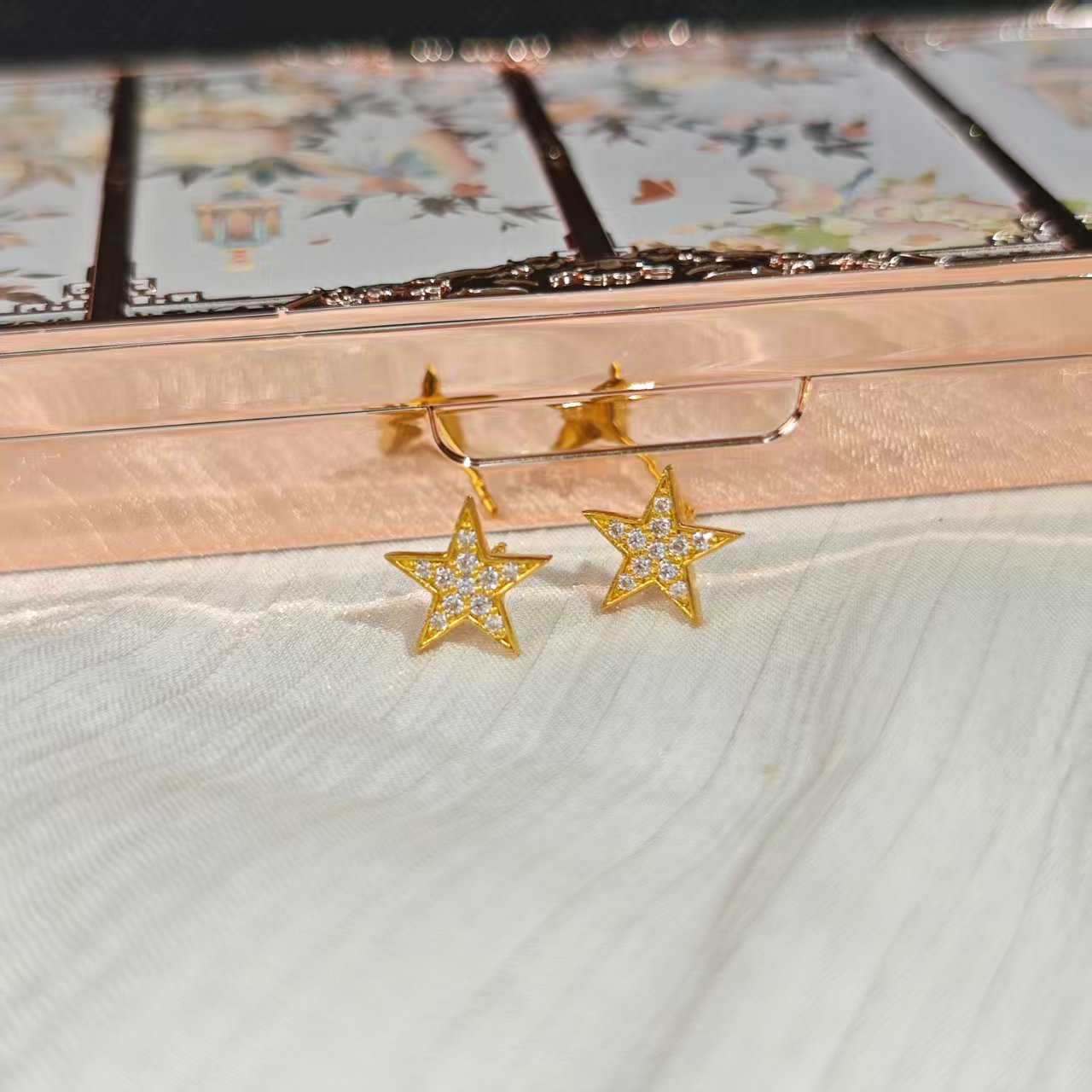 黄金莫桑星星耳钉