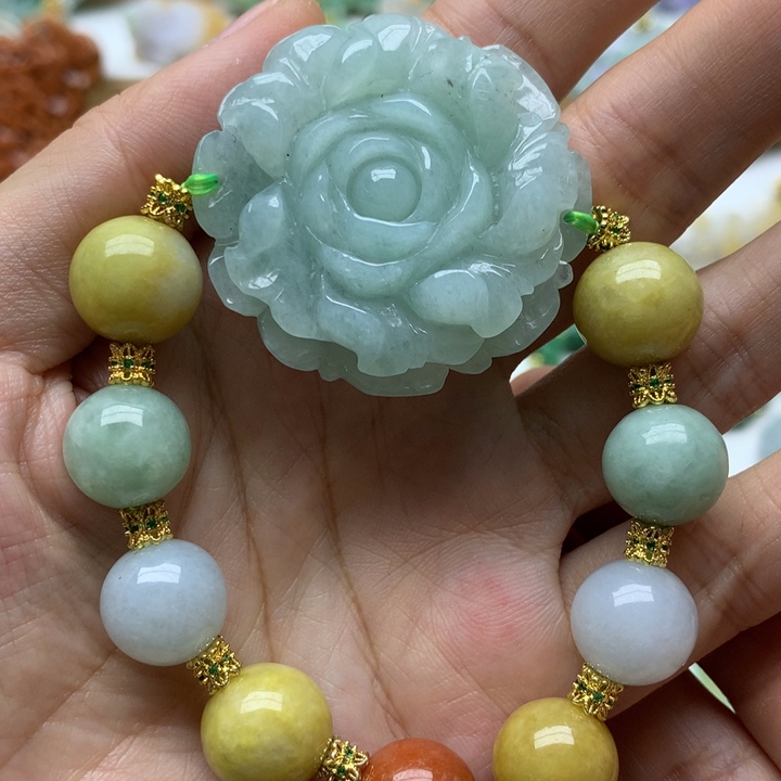 翡翠未镶嵌颈饰翡翠