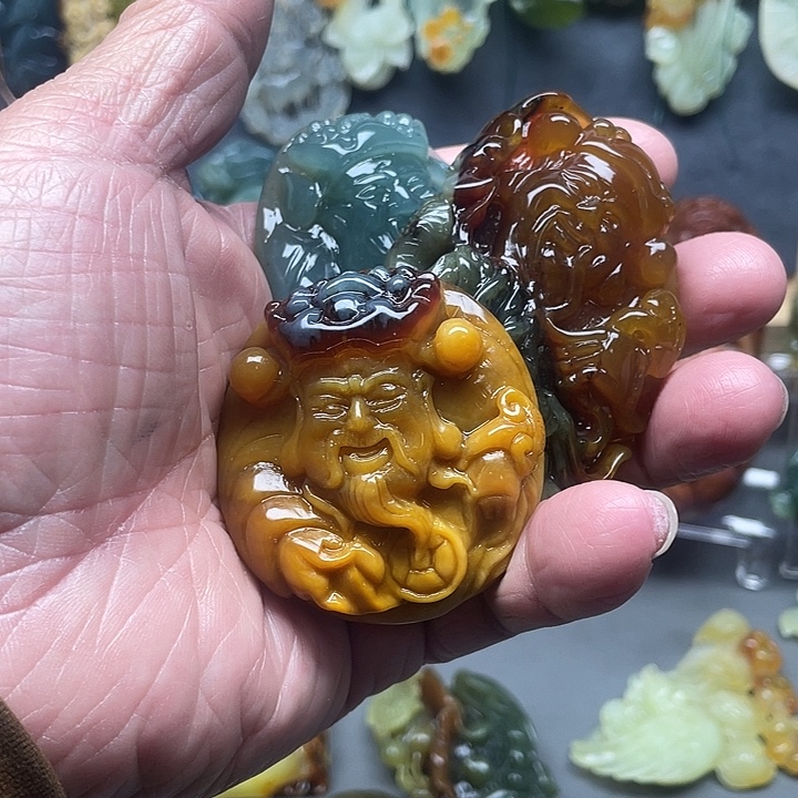 锡***行蛇纹石玉未镶嵌手把件