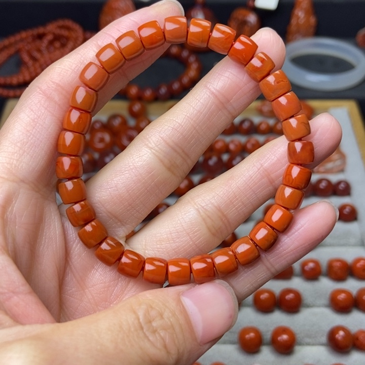 南红玛瑙配饰未镶嵌