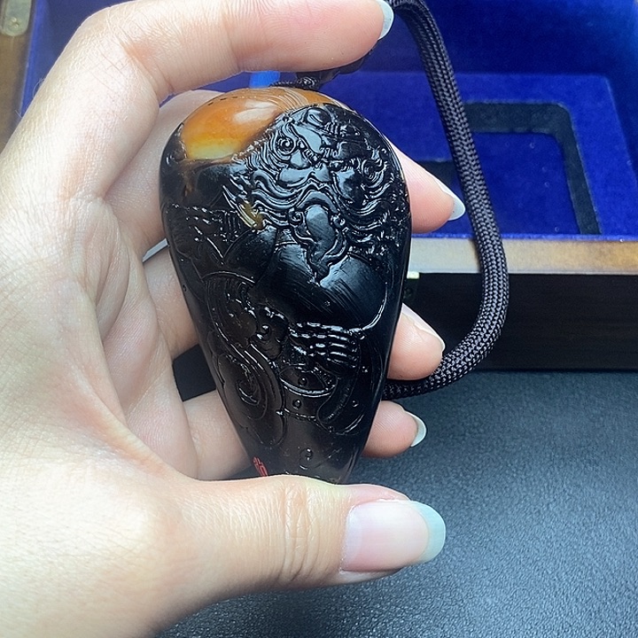 和田玉挂件未镶嵌双**车N