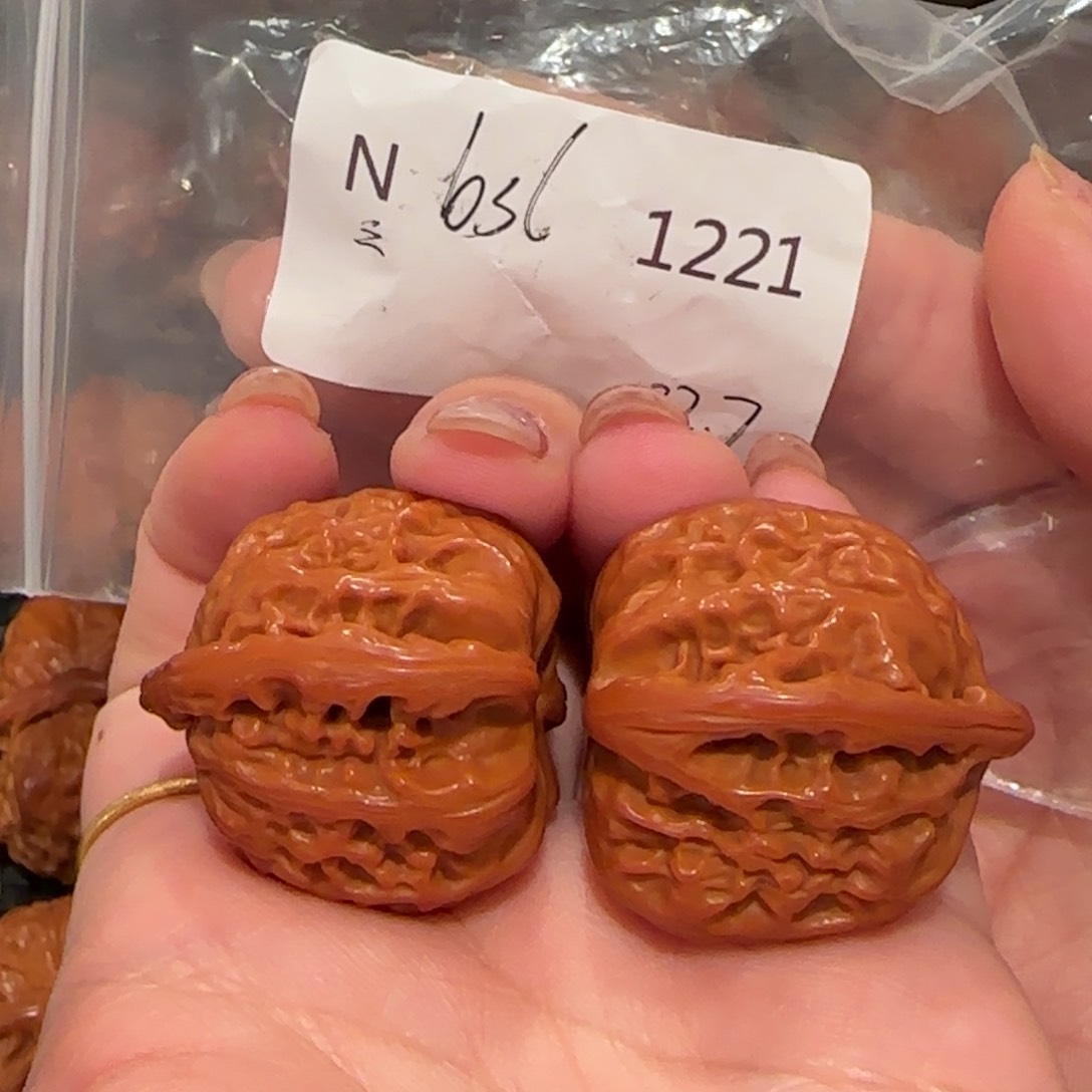 桃核把件烟*白狮子32精品