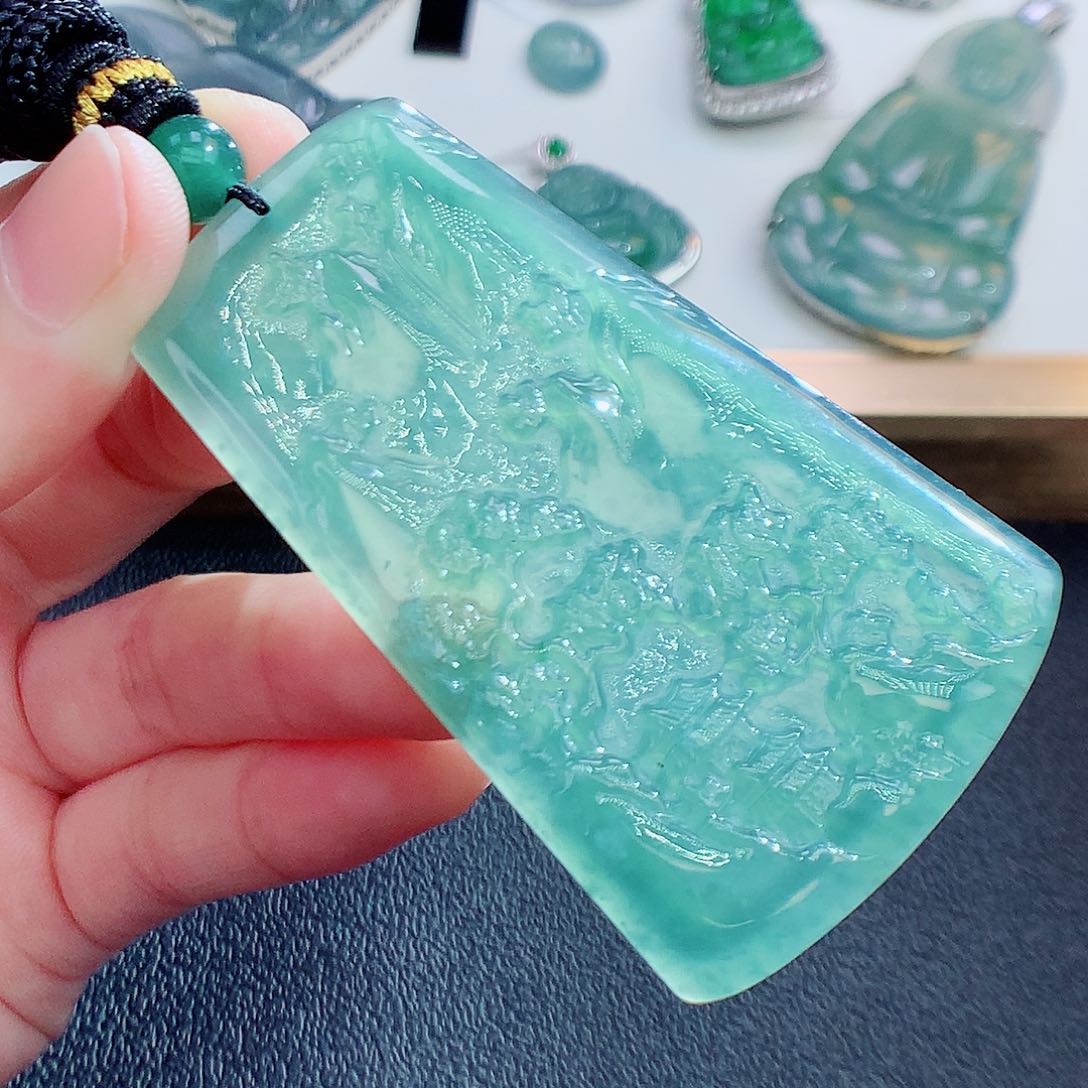 翡翠颈饰未镶嵌翡翠