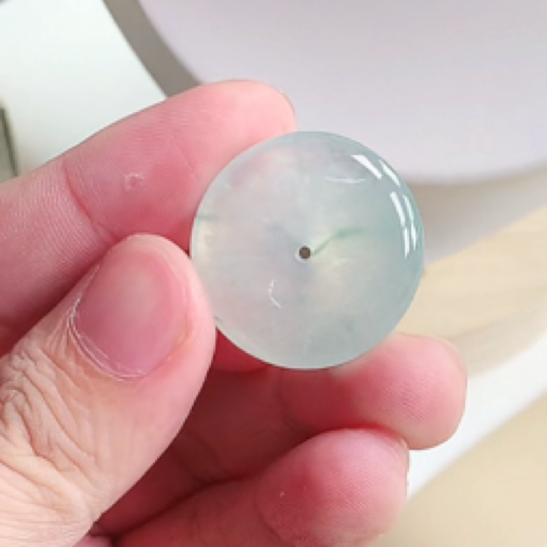 缅甸天然翡翠吊坠