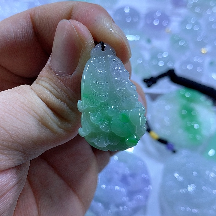 翡翠未镶嵌颈饰天然翡翠A货吊坠