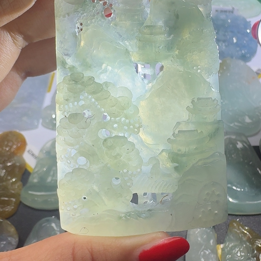 翡翠未镶嵌颈饰吊坠