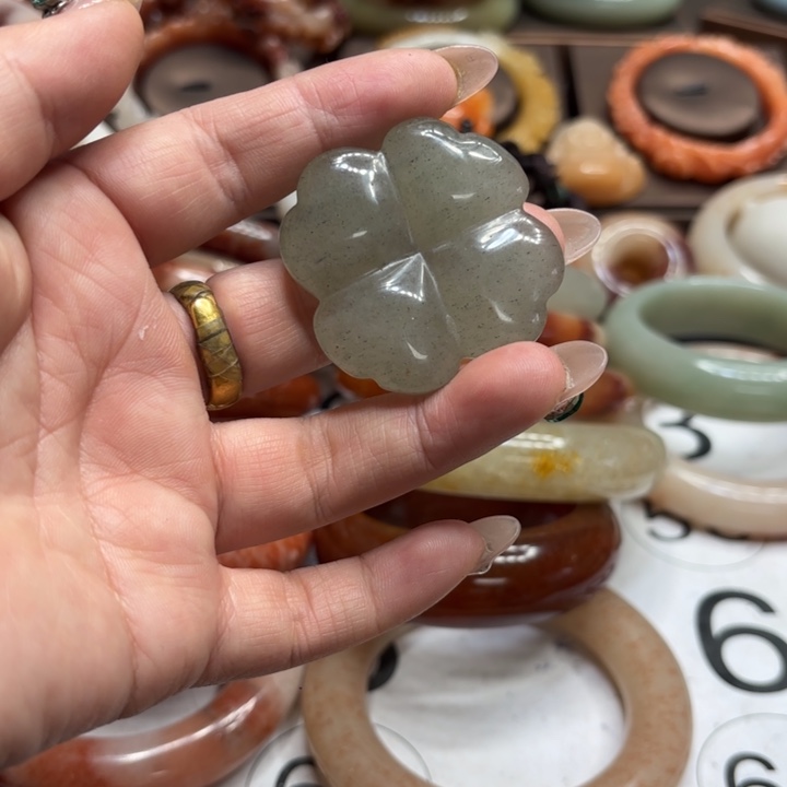 石英岩玉合金颈饰