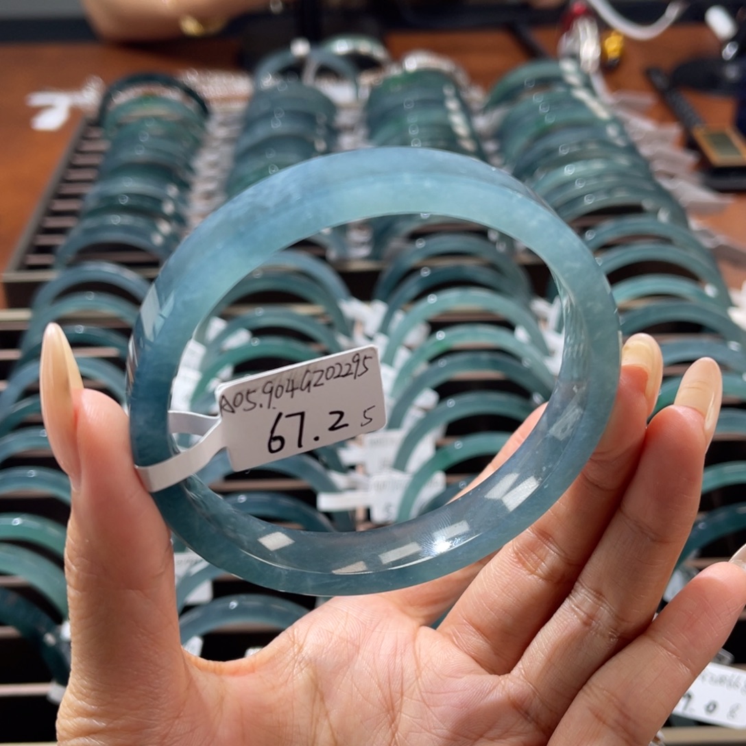 翡翠未镶嵌手镯67.25