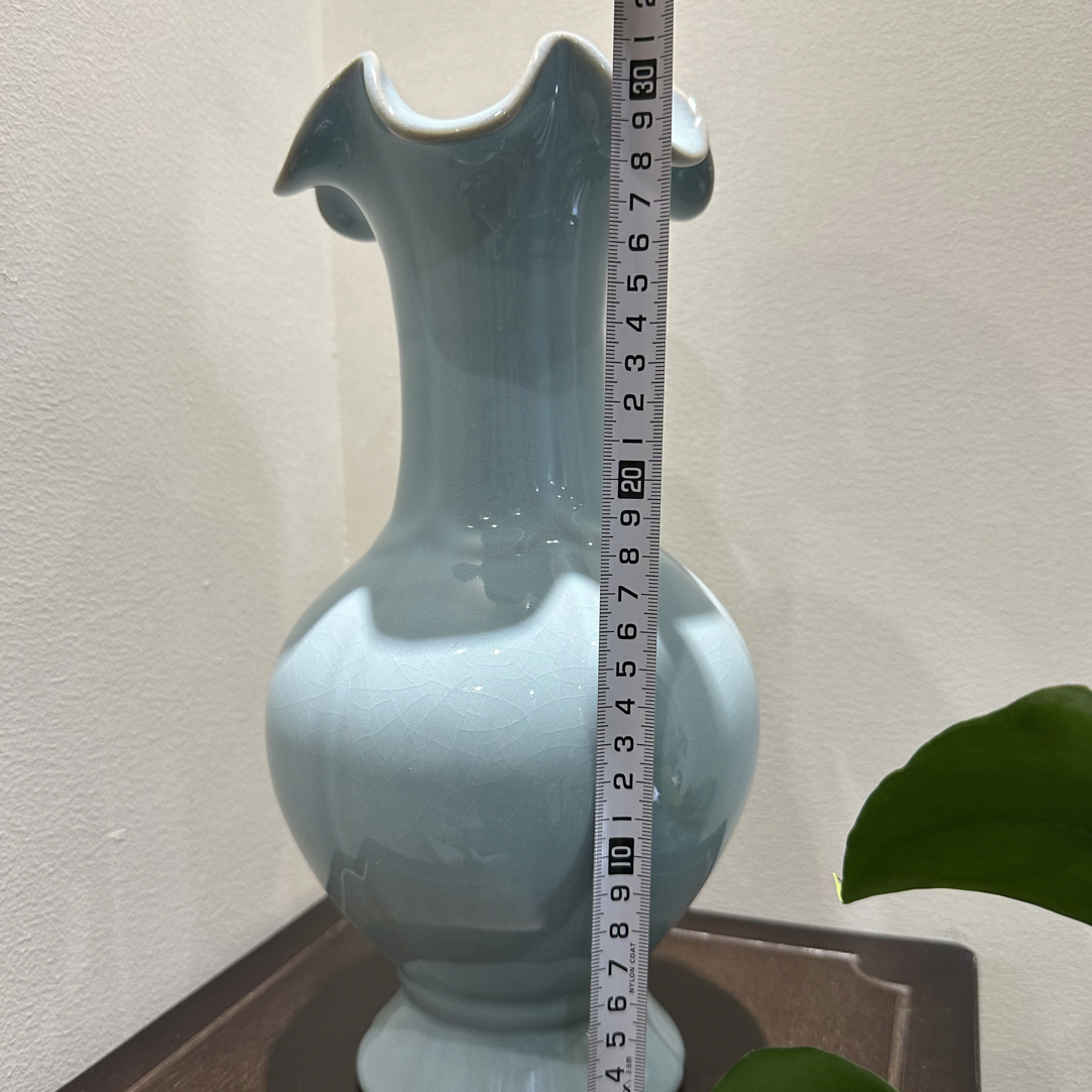 省工老师汝州天青釉，开片，传世经典器型荷叶瓶