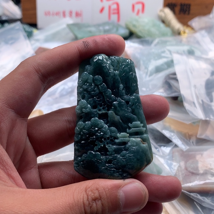 翡翠未镶嵌颈饰保真天然a货翡翠