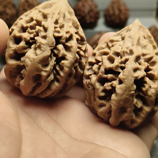 文玩核桃吊坠大楸核桃6号